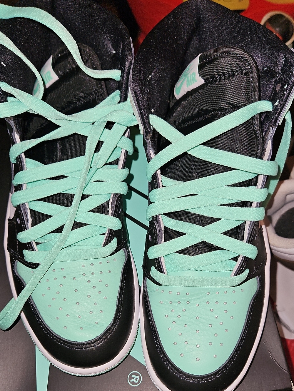 Nike Women’s Black and Mint Low-Top Sneakers.Mint and Black Laces